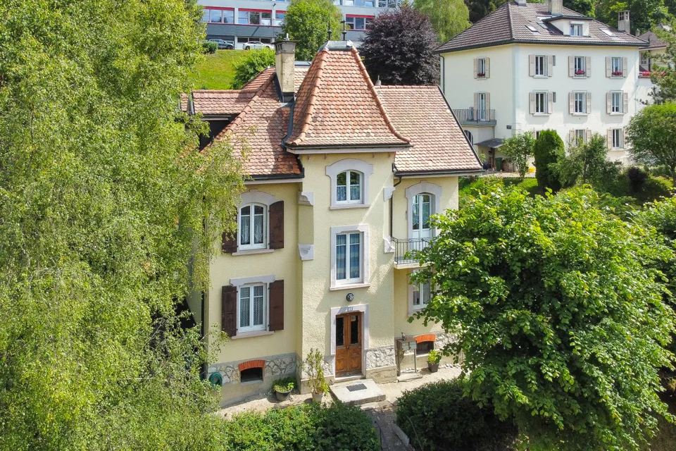 Beaucoup de cachet! Pour des investisseurs ou bien une grande famille