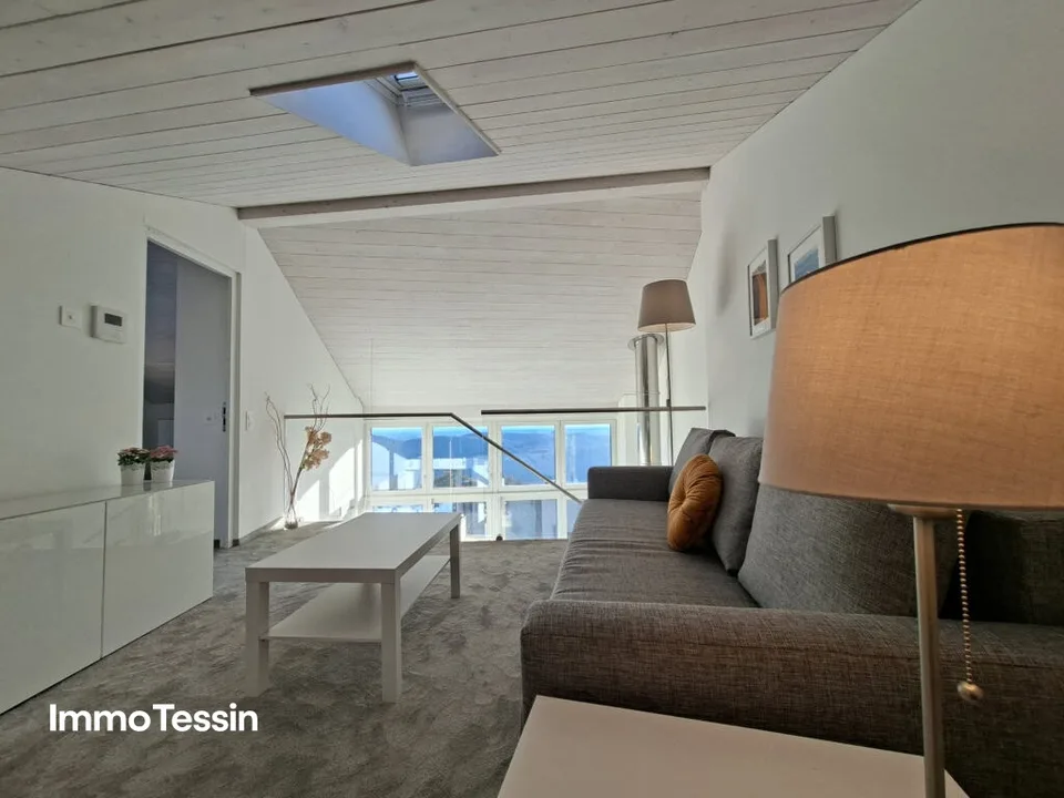 OPPORTUNITÀ: Casa multifamiliare elegante, lussuosamente ristrutturata con 3 appartamenti in una posizione panoramica soleggiata e tranquilla – foto 8 di 15
