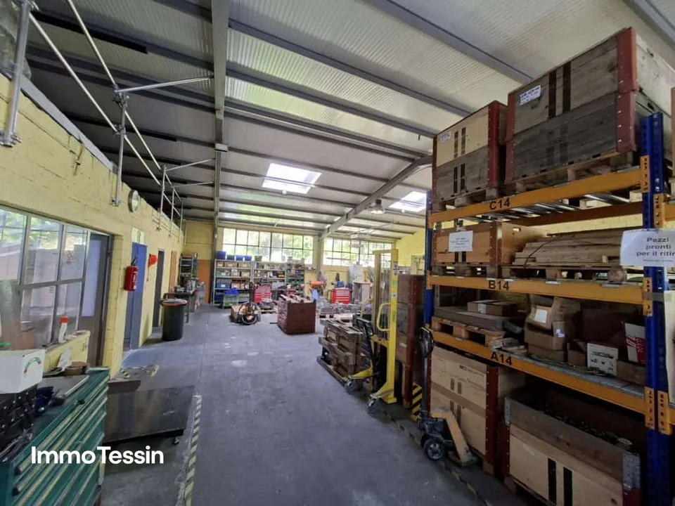 GELEGENHEIT: Strategisch gelegene Industriehalle mit attraktiven Möglichkeiten für Gewerbe, Logistik und Produktion – Foto 8 von 13