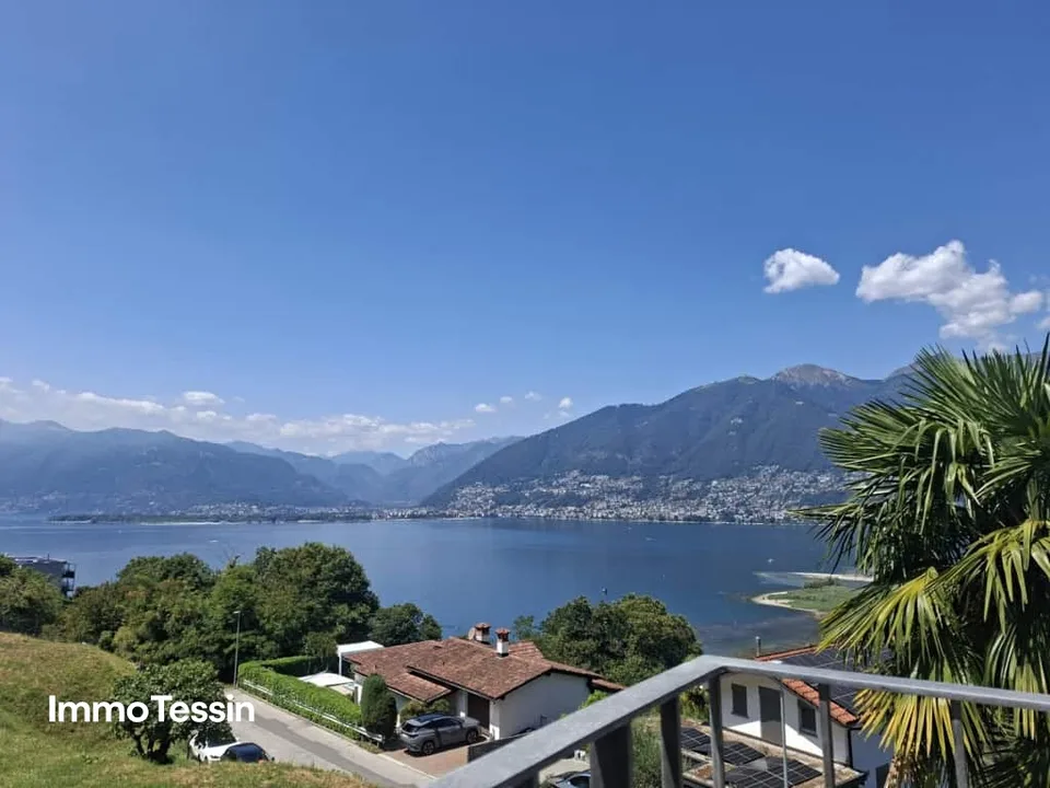 Wunderschönes Haus mit atemberaubender Panorama Seesicht über den Lage Maggiore an begehrter Lage im Gambarogno
