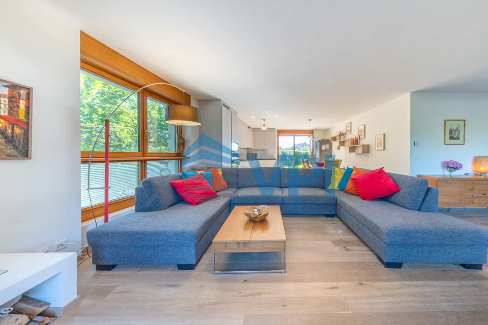 DUPLEX CONTEMPORAIN AVEC JARDIN PRIVATIF À SATIGNY