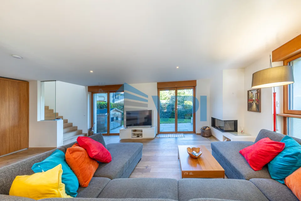 DUPLEX CONTEMPORAIN AVEC JARDIN PRIVATIF À SATIGNY