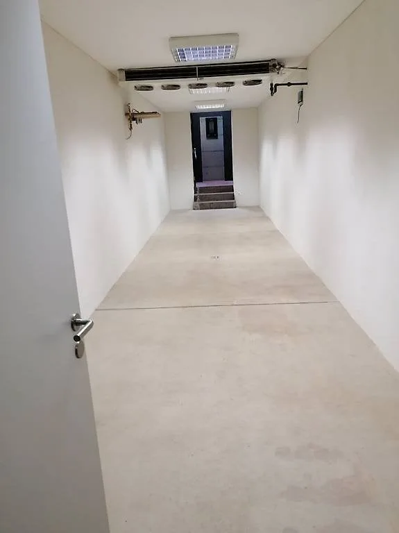 Privat vermietet Räume zur Mitbenutzung für 2