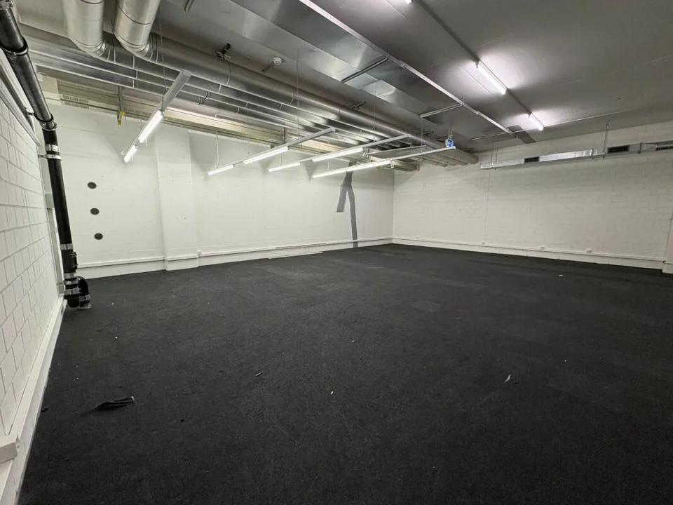 Ampio spazio di stoccaggio nel centro di Zug