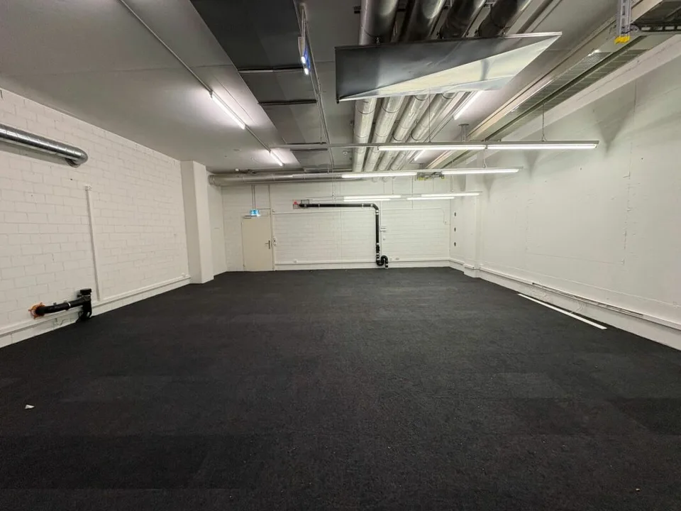 Ampio spazio di stoccaggio nel centro di Zug