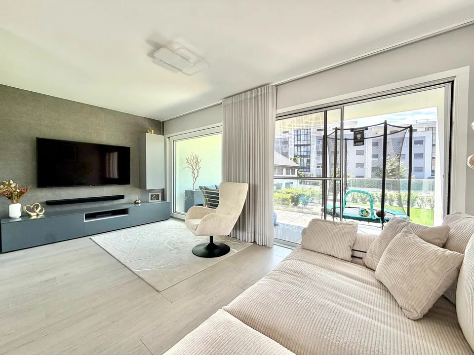 Coup de coeur ! Spacieux et lumineux 3.5 pièces avec grand balcon et suite parentale