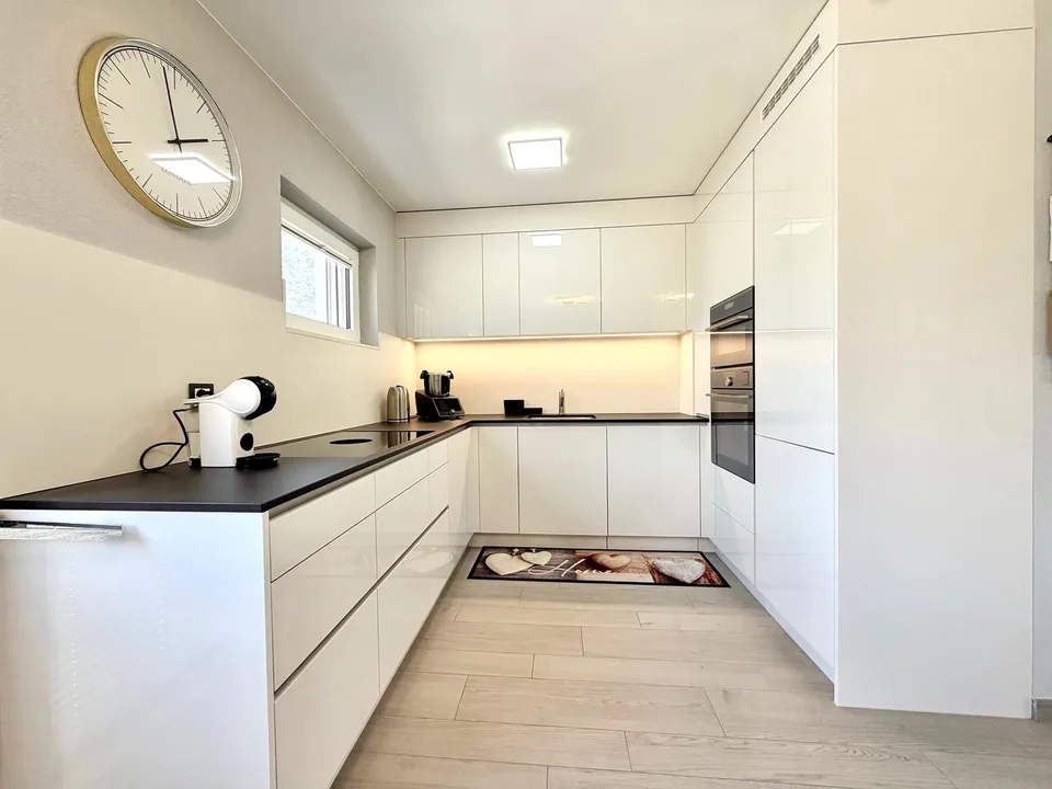 Coup de coeur ! Spacieux et lumineux 3.5 pièces avec grand balcon et suite parentale