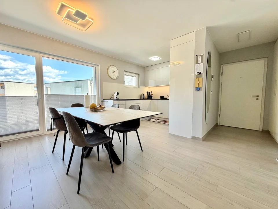 Coup de coeur ! Spacieux et lumineux 3.5 pièces avec grand balcon et suite parentale