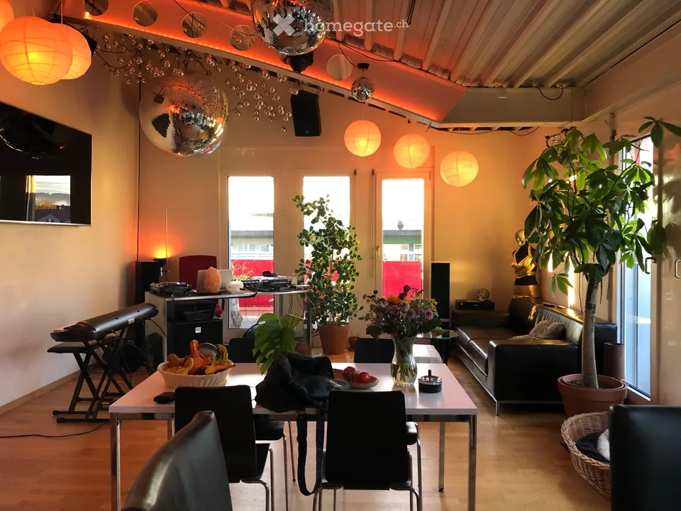 Zimmer in besonderer 3er-WG  Zuhause statt Zweck-WG