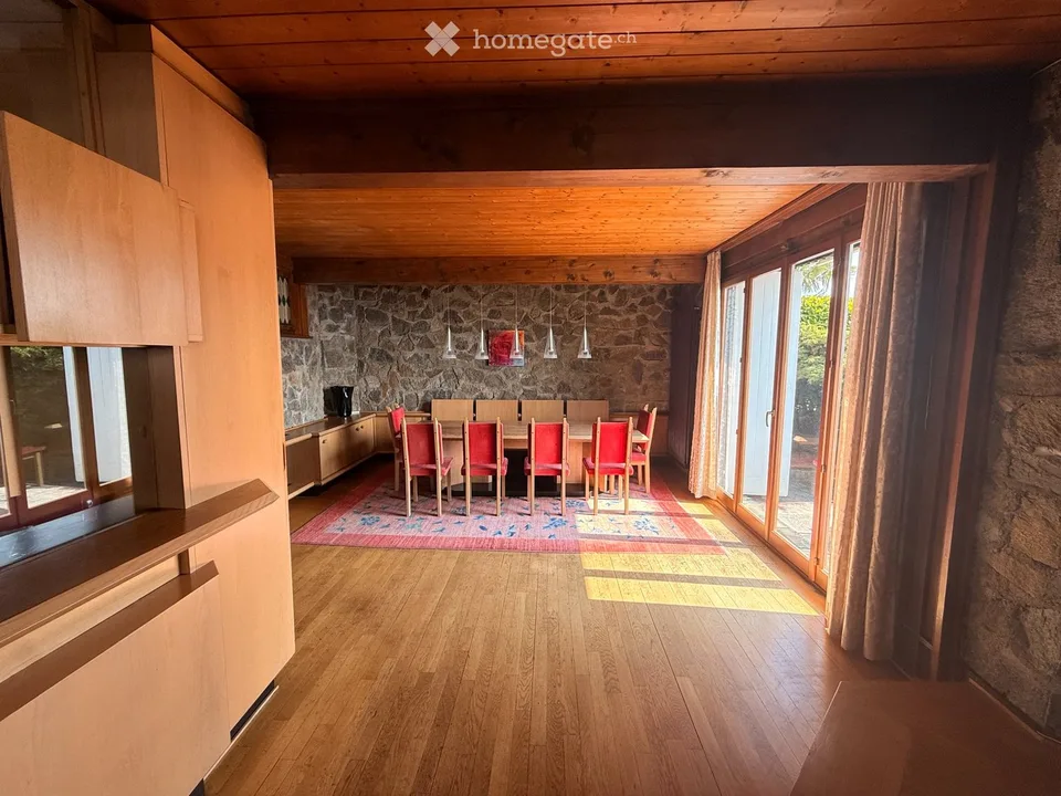Elegante Villa Unifamiliare a Brè con Piscina e Vista