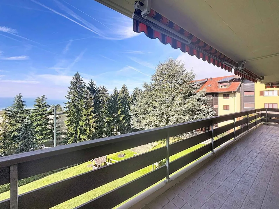Superba 5,5 locali, 133 m2, magnificamente ristrutturata con ampio balcone