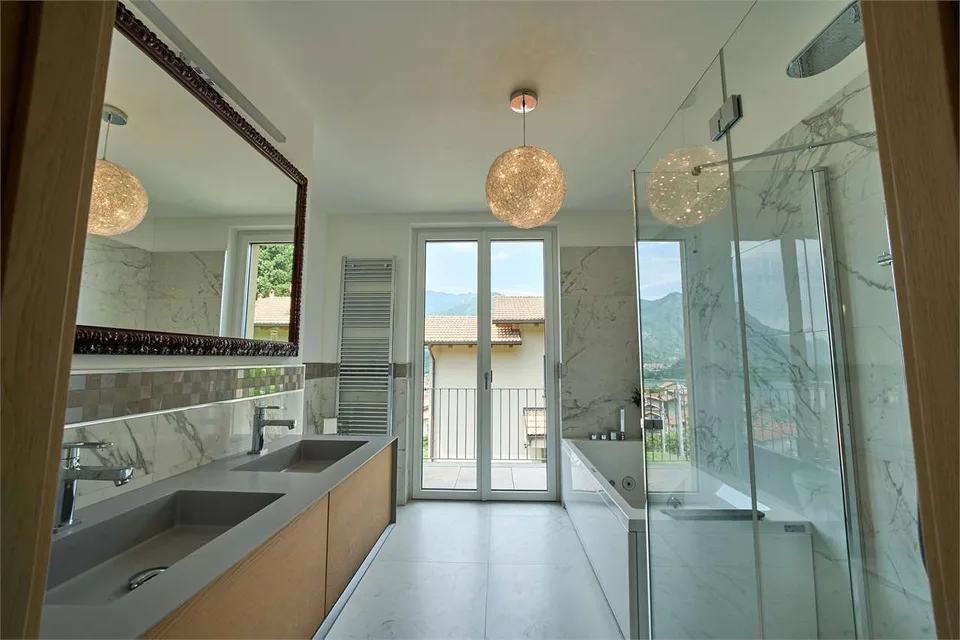 Villa with private garden and lake view - Porlezza – photo 9 of 13