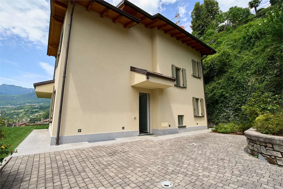 Villa with private garden and lake view - Porlezza – photo 6 of 13