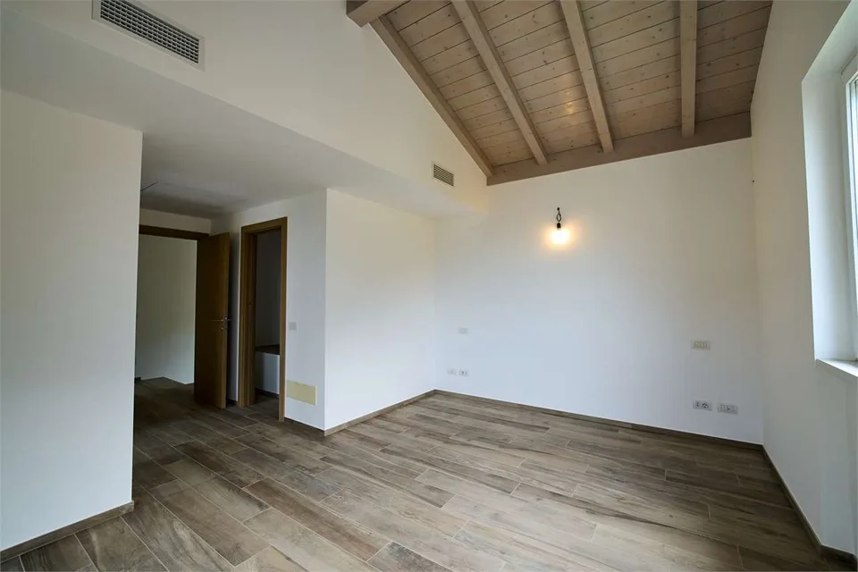 Villa with private garden and lake view - Porlezza – photo 8 of 13