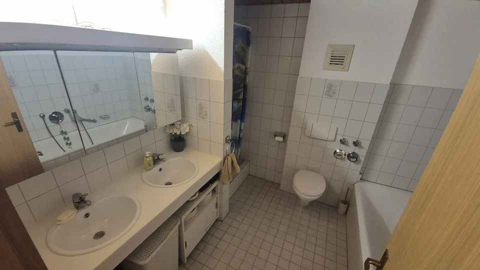 Erzingen - schöne 4 Zimmerwohnung zentral gelegen – Foto 9 von 12