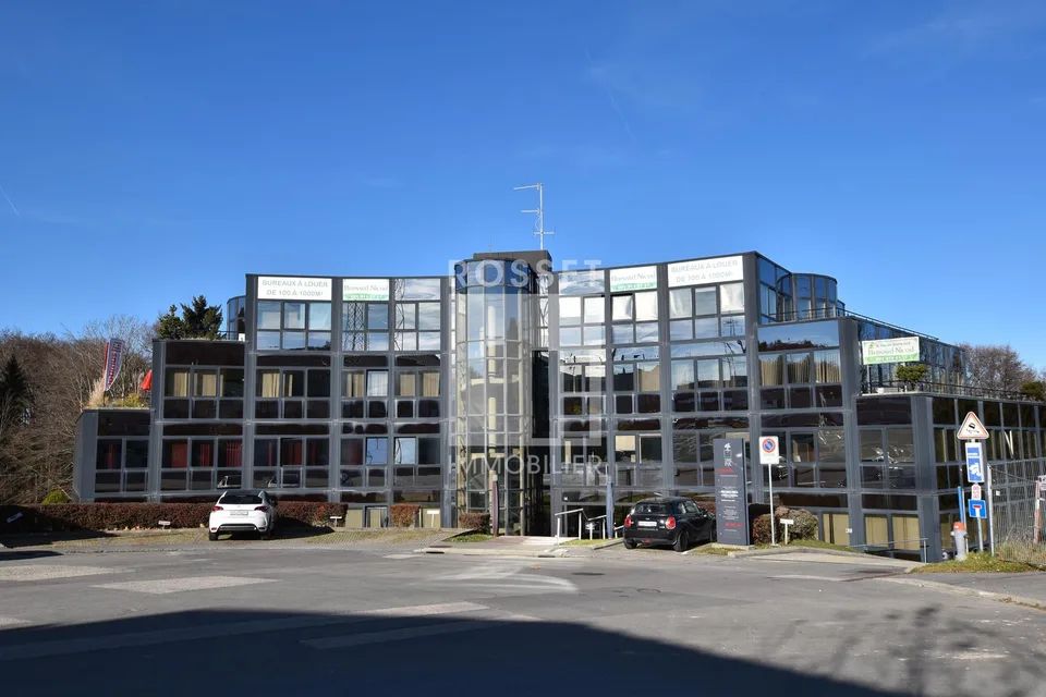 Locaux modulables dans un cadre verdoyant - Disponibles immédiatement