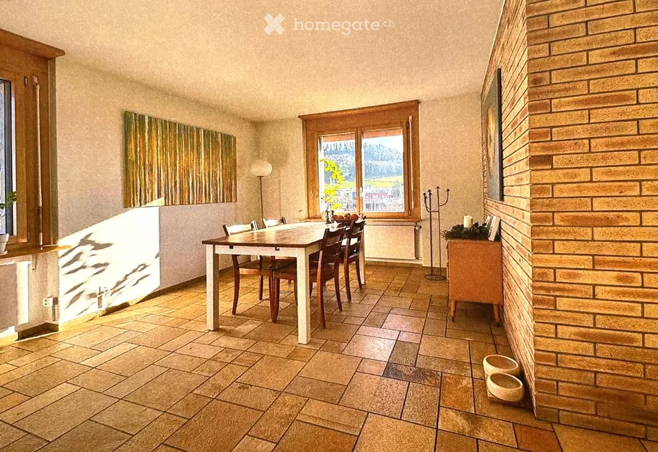 Sonnige 146m2 Wohnung in Effingen