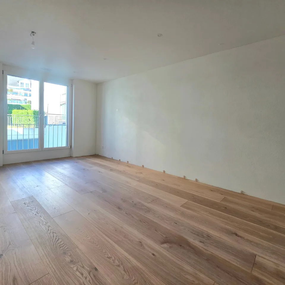 Erstvermietung: exklusive 4,5-Zimmer-Wohnung im Eigentumsstandard mit grosszügigem Grundriss