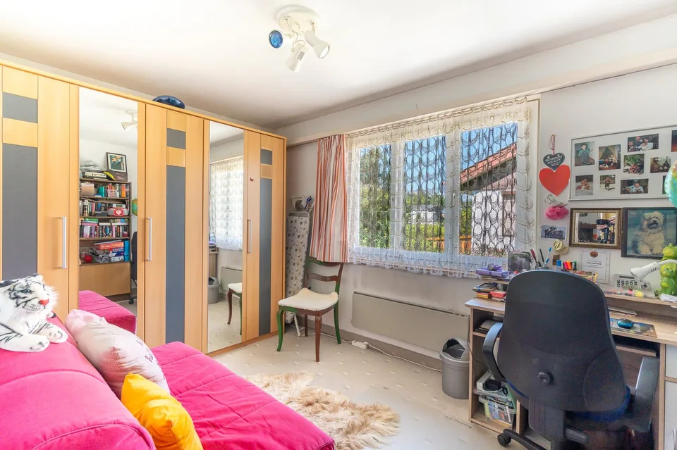 Zweifamilienhaus mit wunderschönem Garten & viel Potenzial – Foto 12 von 18