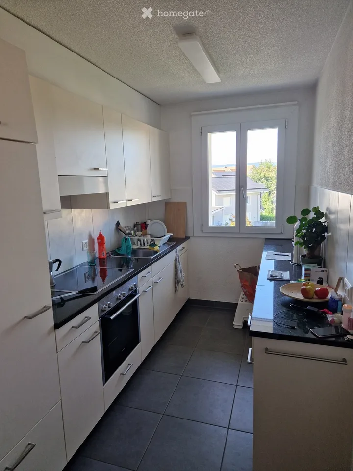 Charmante 3.5-Zimmer-Wohnung mit Balkon in Lyss