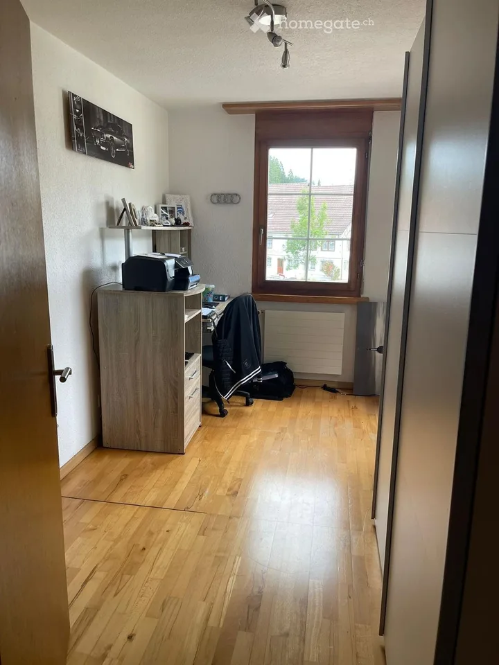 familienfreundliche 4.5 Zimmer Wohnung im gemütlichen Saland