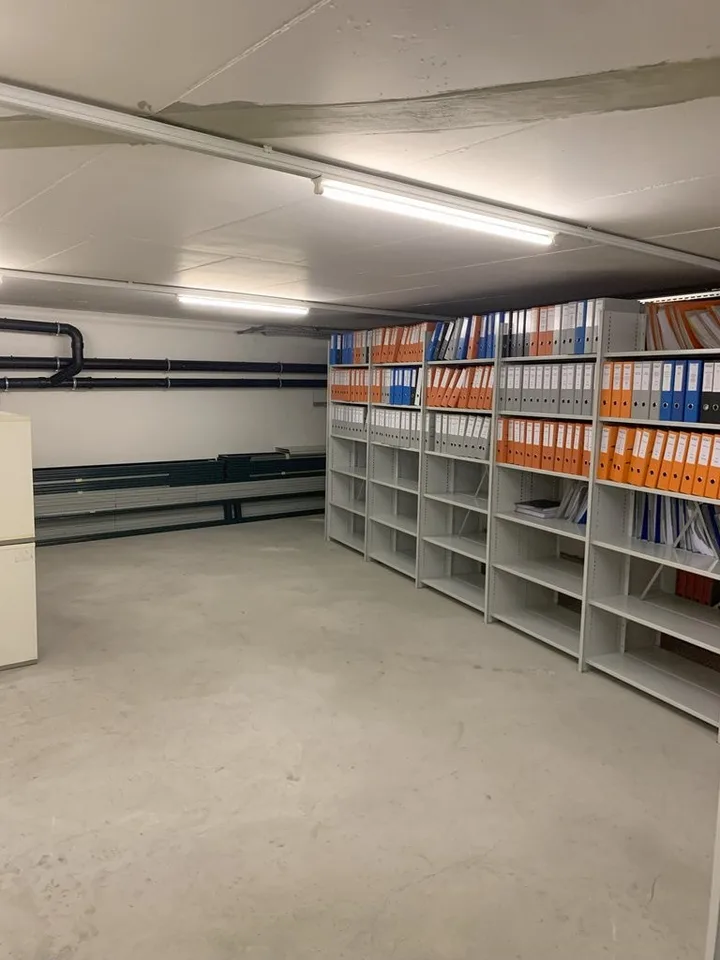 Ampio spazio di stoccaggio in una posizione centrale!
