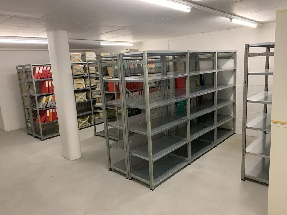 Ampio spazio di stoccaggio in una posizione centrale!