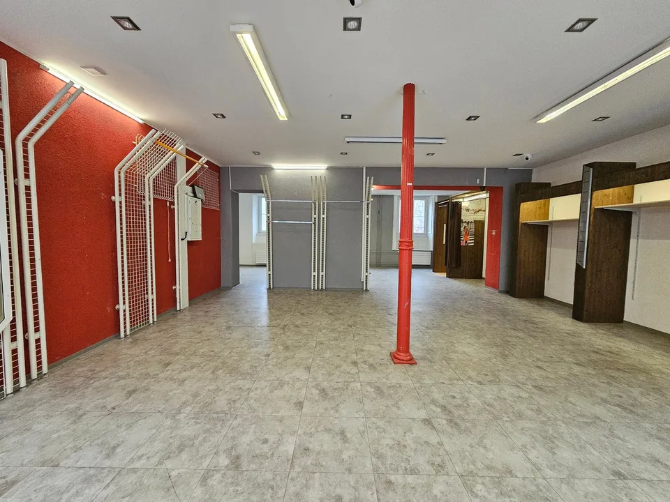 à louer - local commercial au centre de Le Locle