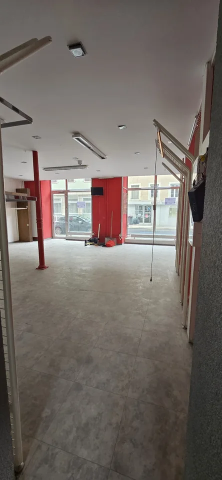 Zu vermieten - Gewerberaum im Zentrum von Le Locle – Foto 9 von 15