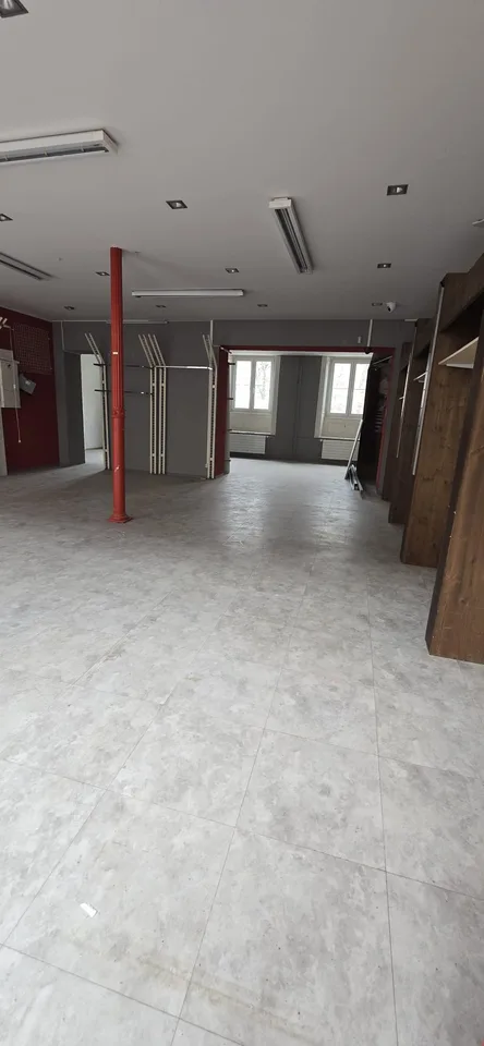 Zu vermieten - Gewerbefläche im Zentrum von Le Locle