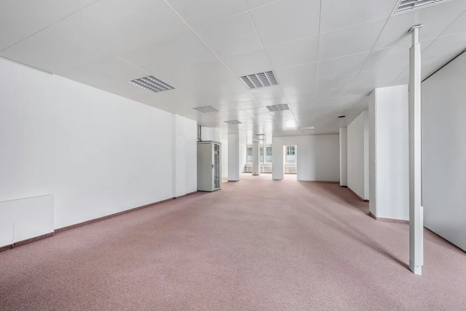 Espace commercial/bureaux spacieux au 1er étage à Zürich-Altstetten – photo 10 sur 13