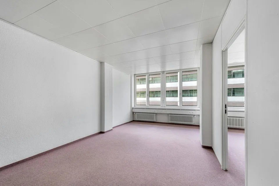 Grosszügige Gewerbe-/Bürofläche im 1.OG in Zürich-Altstetten