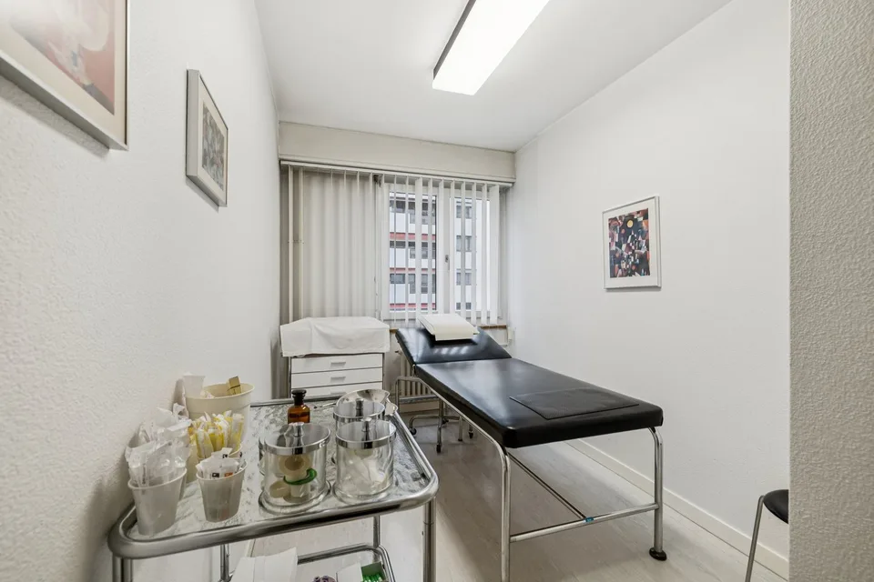 Praxis, Therapie oder Büro im Trendquartier Gundeldingen, Basel  187 m²