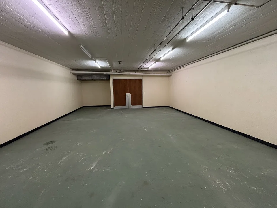 À louer  Dépôt de 72 m² au Locle