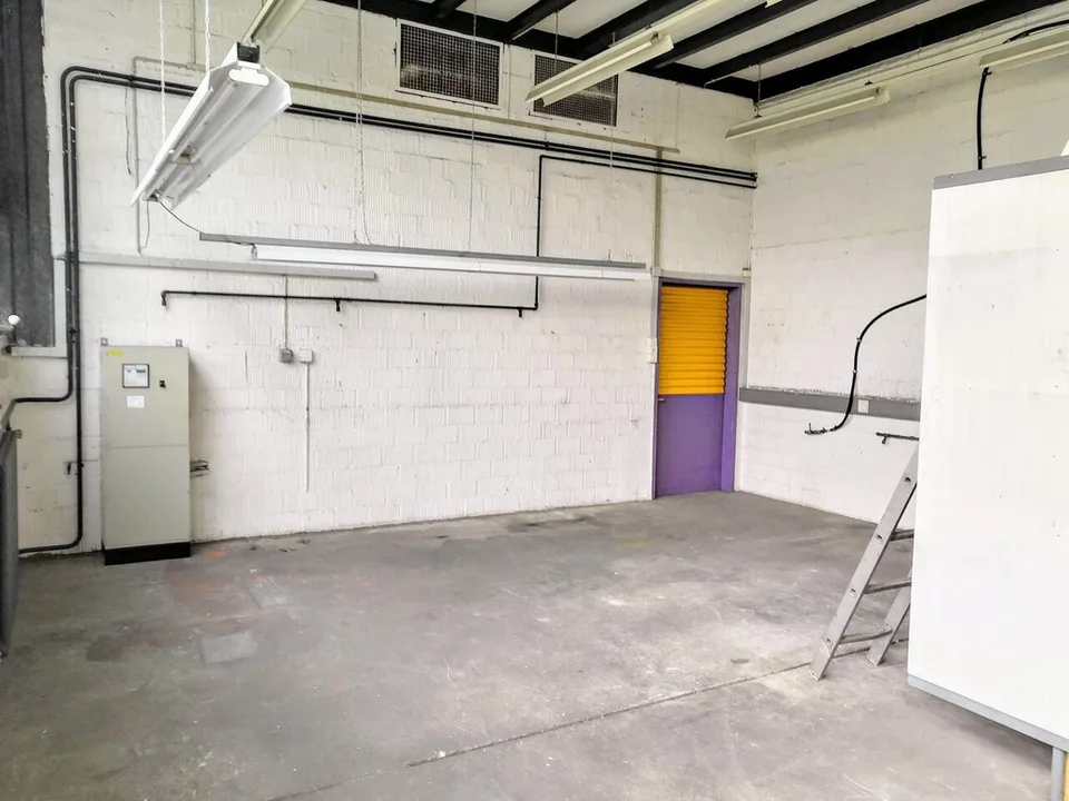 Porrentruy, surface commerciale de 330 m2 à louer – photo 6 sur 9