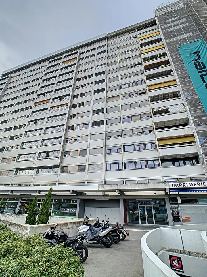 A LOUER PARKING/BOX 1ER SOUS-SOL