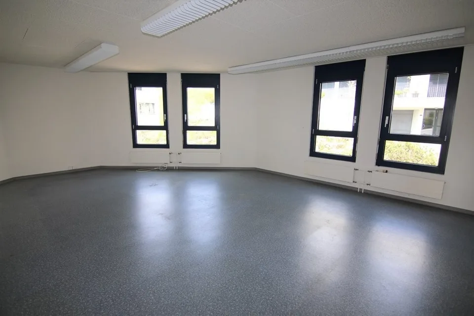 Geräumige Büroflächen mit vielfältigen Nutzungsmöglichkeiten! – Foto 8 von 12