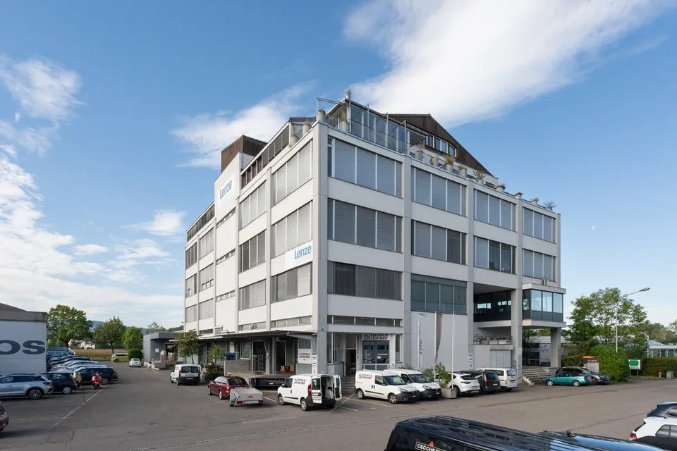 Attraktive und helle Bürofläche an bester Lage in Uster