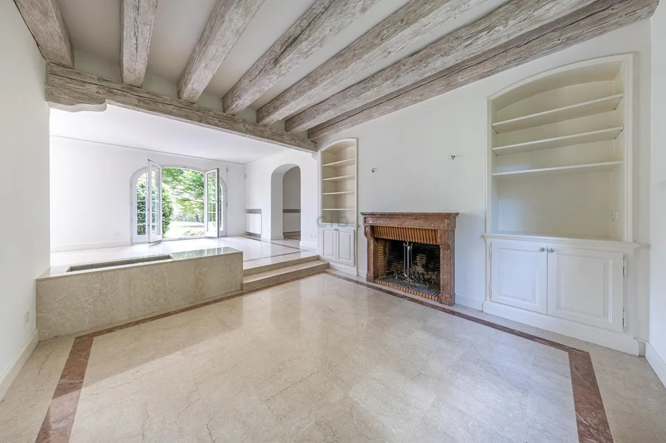 Sehr schöne individuelle Breccolini-Villa