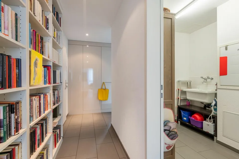 Moderne 5.5-Zimmer-Terrassenwohnung mit wunderbarem Blick auf die Aare – Foto 12 von 22