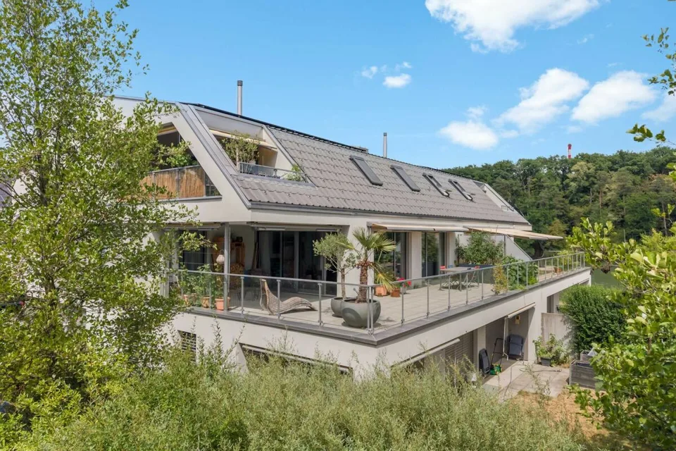 Moderne 5.5-Zimmer-Terrassenwohnung mit wunderbarem Blick auf die Aare