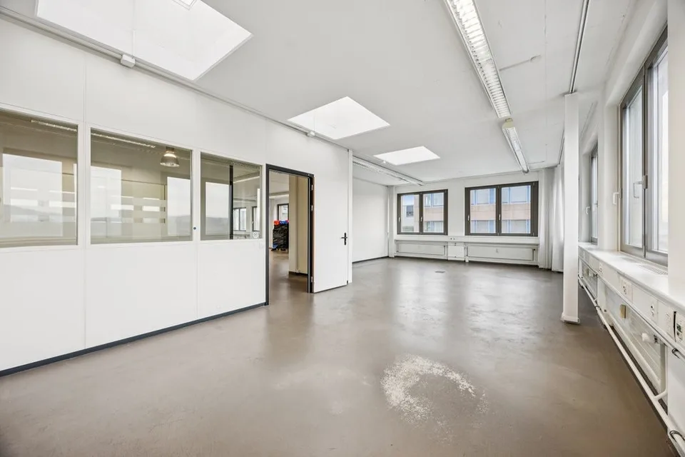 Spazio commerciale polivalente di 269 m2 a Geroldswil