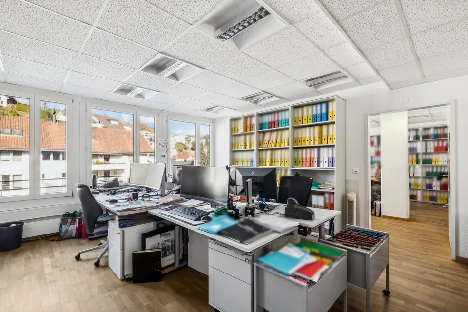 Spazio flessibile per pratiche e servizi (55m² a 124m²)