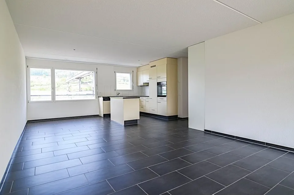 Apartment seeks tenant