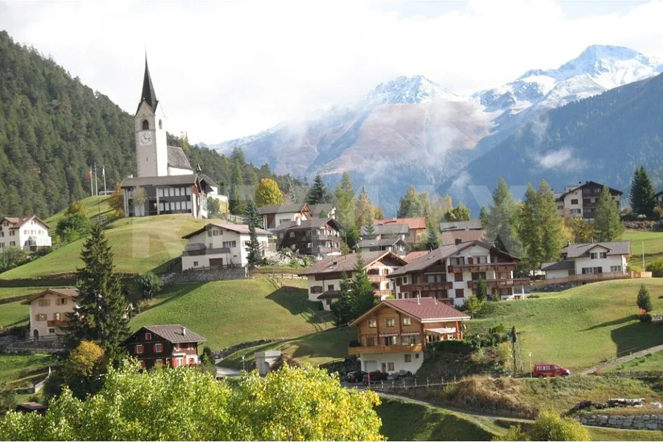Nuova costruzione: Casa unifamiliare come residenza principale a Schmitten (Albula)