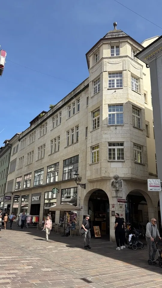 Neue 1-Zimmer-Dachwohnung im Loft-Stil im Herzen von Winterthur