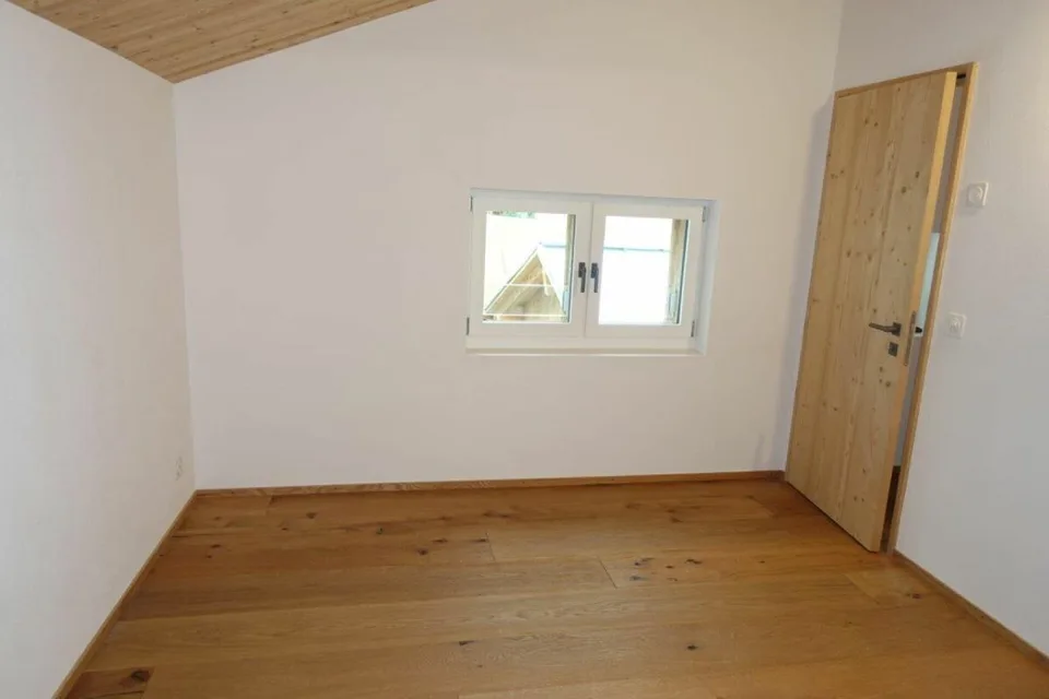 4.5-Zimmer-Ferienwohnung Nr. 1 in einem historischen Zweifamilienhaus in Luven