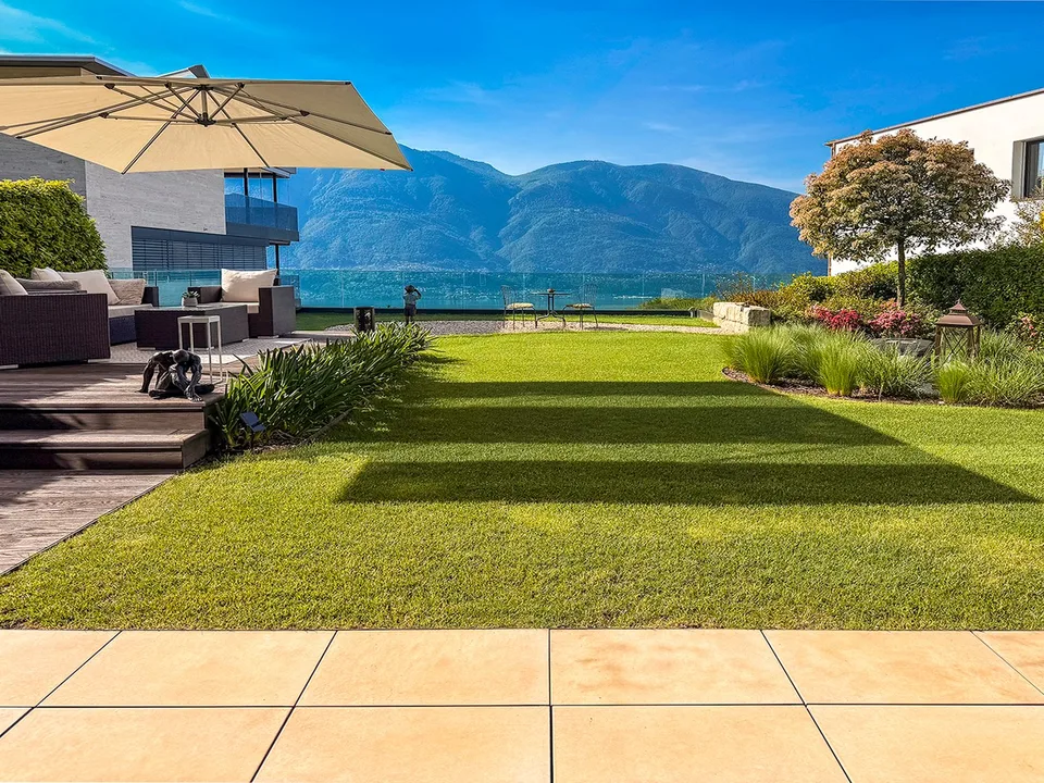 Appartamento 3.5 locali con giardino e vista panoramica sul lago