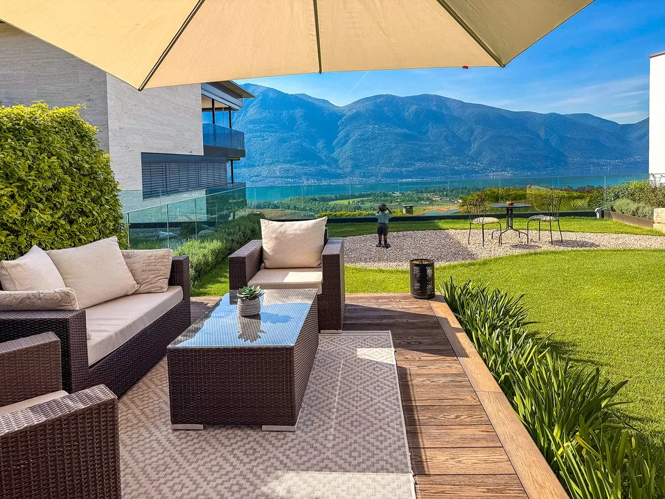 Appartamento 3.5 locali con giardino e vista panoramica sul lago