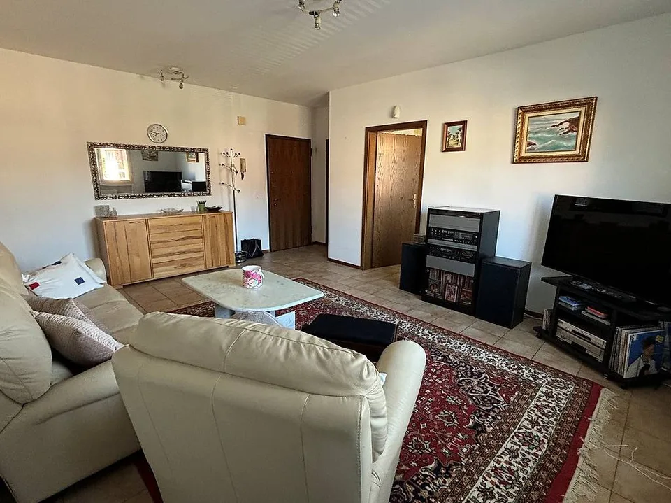 Coldrerio - Ampio 3.5 locali con giardino condominiale